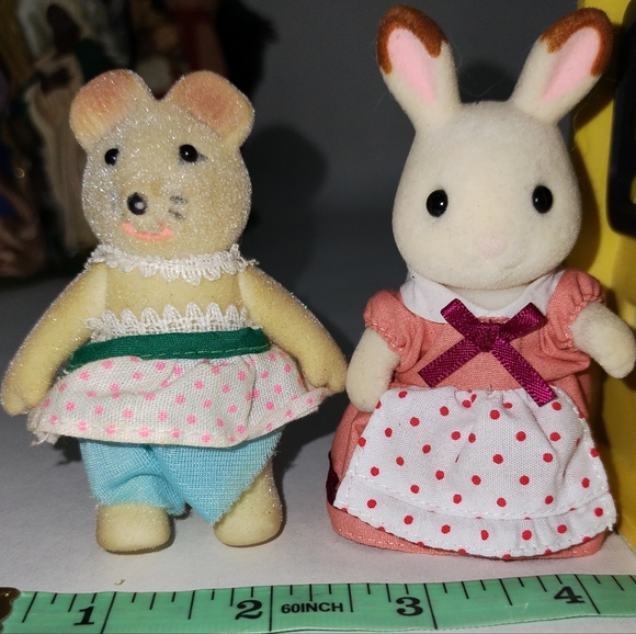 Sylvanian Calico Critters Hopscotch Rabbit Family Mother and Mouse Friend - Picture 8 of 8